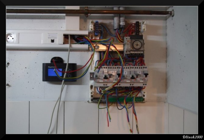 dlteck2000_20110824105341-thumb.jpg